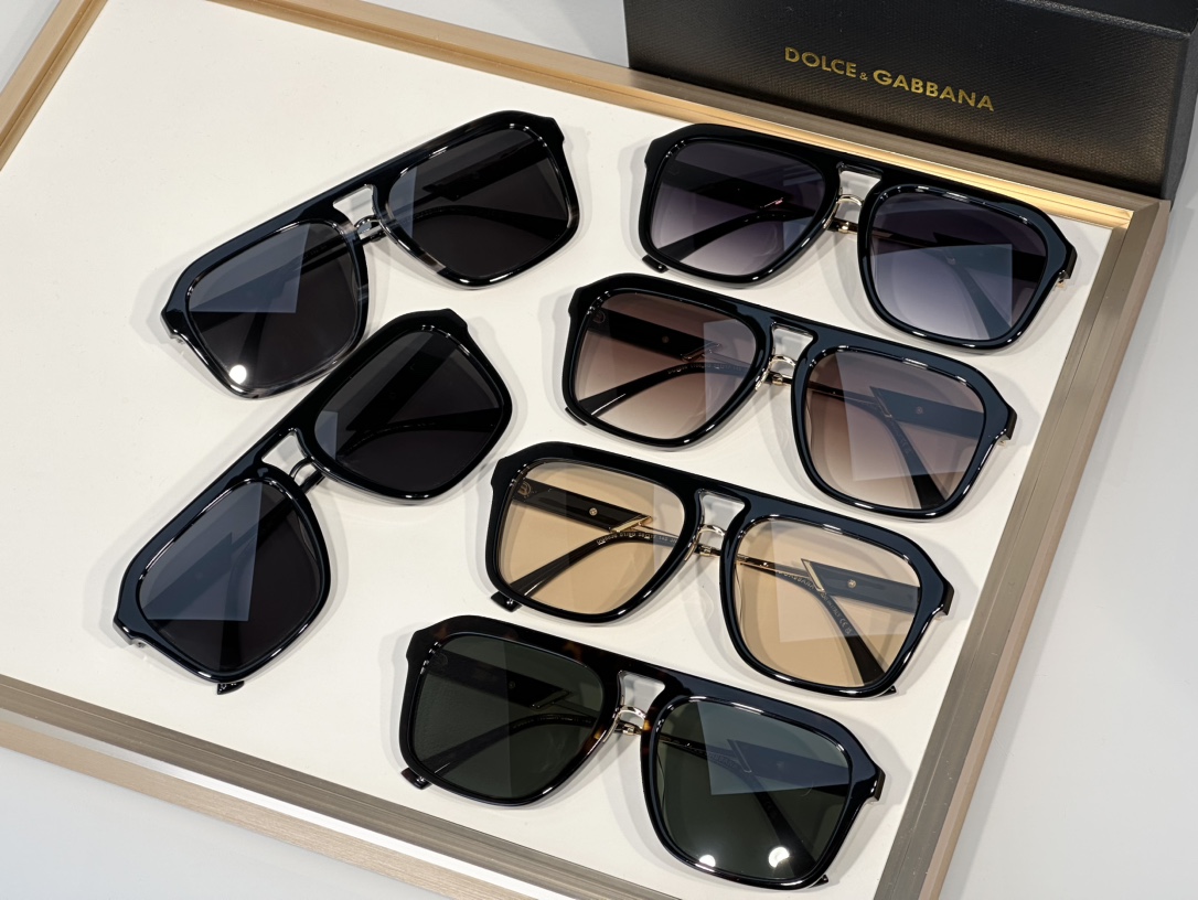 Dolce Gabbana DG8896