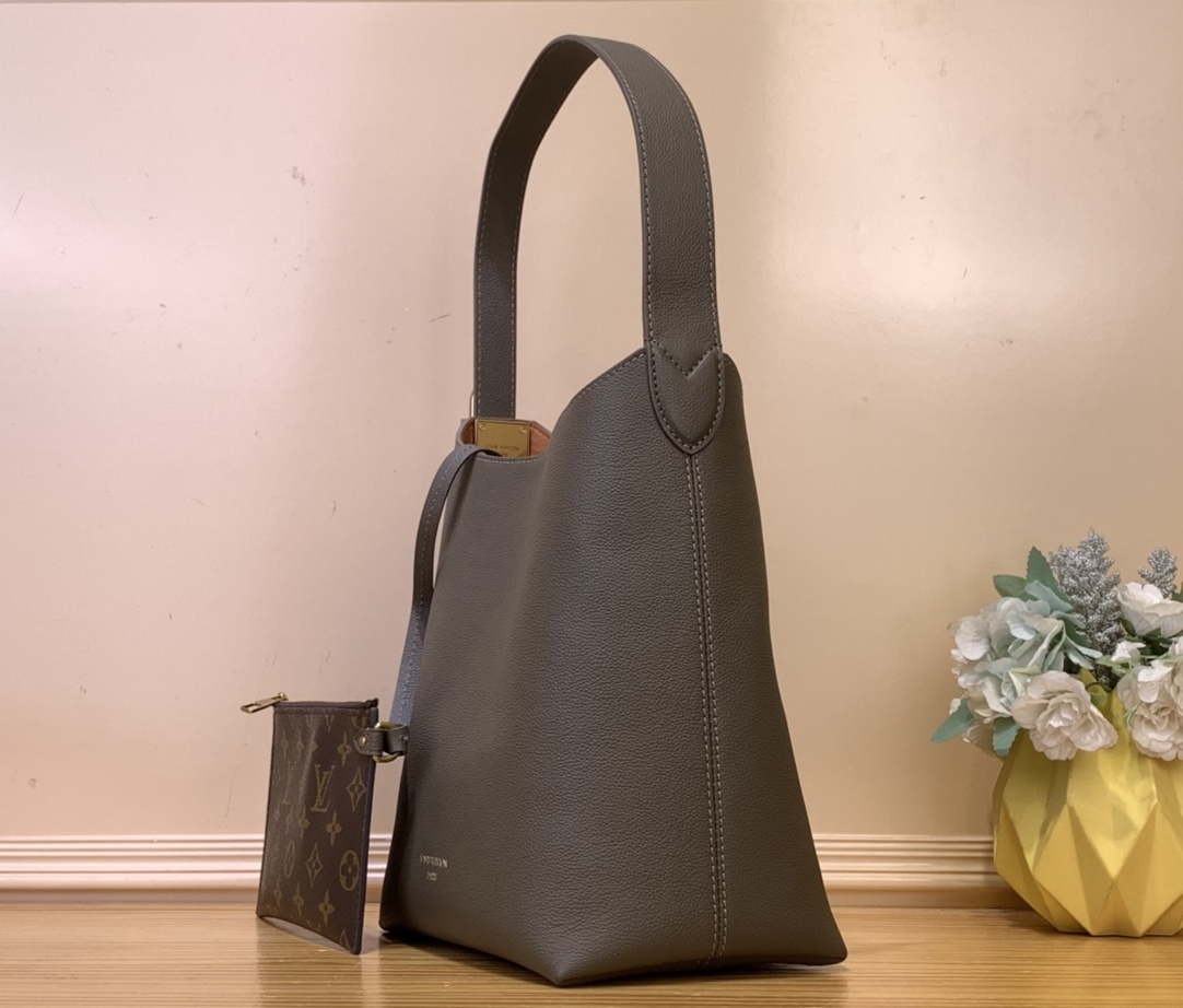 Louis Vuitton Louis Vuitton