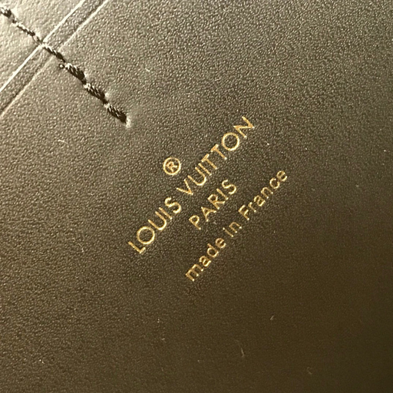 Louis Vuitton M68746