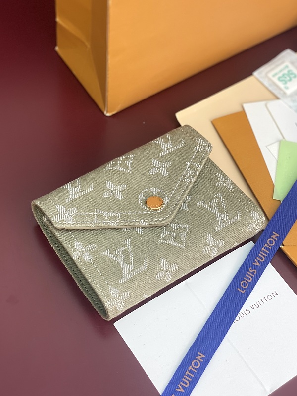 Louis Vuitton M27707