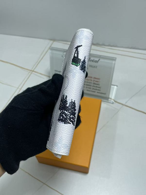 Louis Vuitton M14872