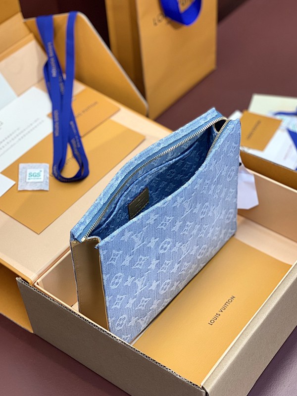 Louis Vuitton M47542