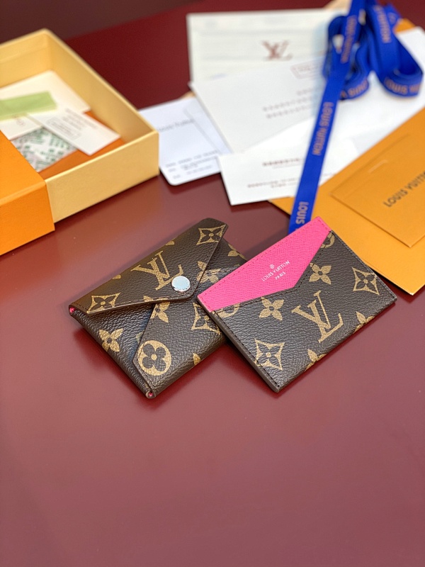 Louis Vuitton M12884