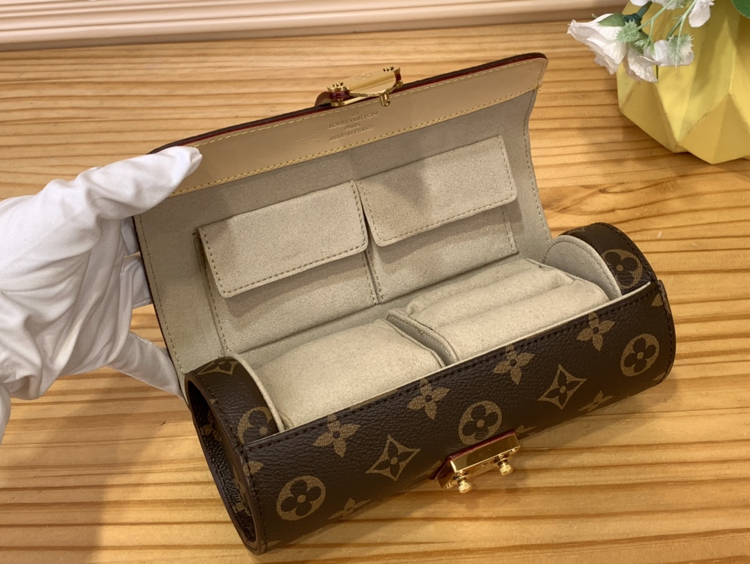 Louis Vuitton Louis Vuitton