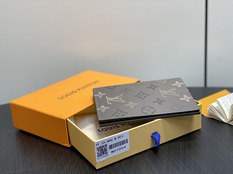 Louis Vuitton M27054