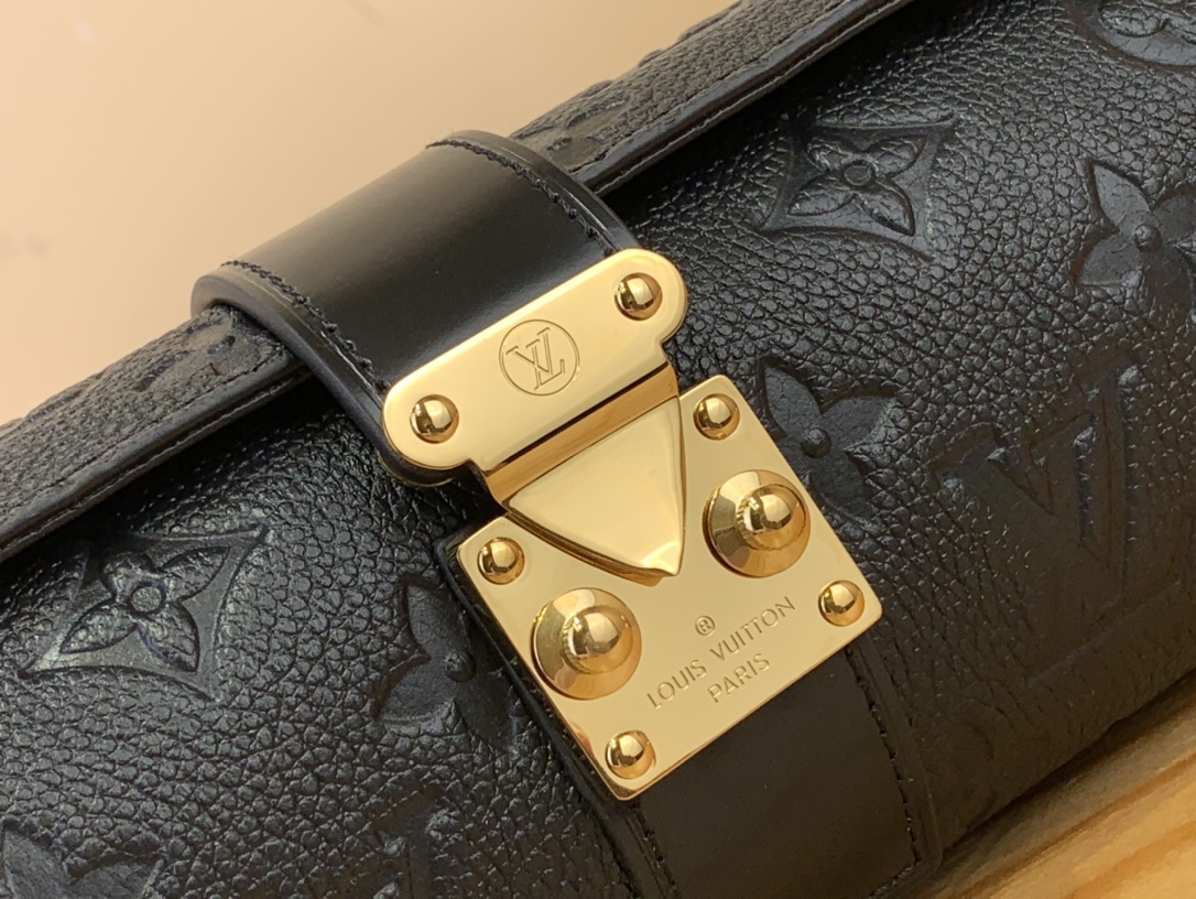 Louis Vuitton Louis Vuitton