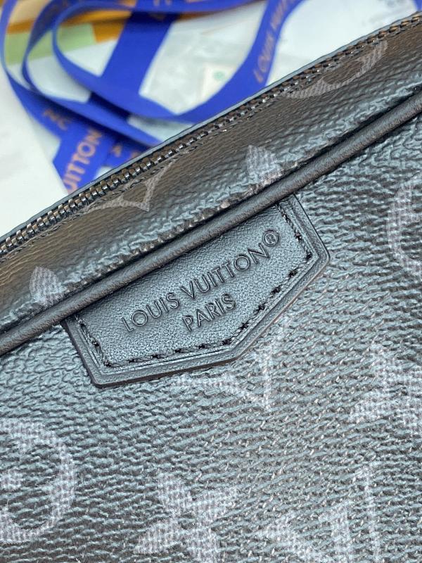 Louis Vuitton M14058