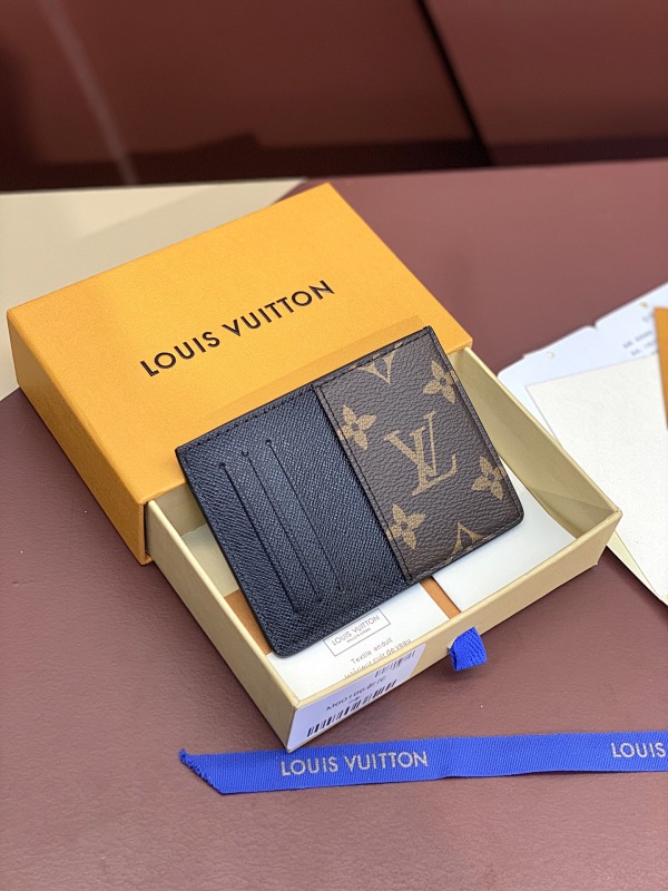 Louis Vuitton M60166