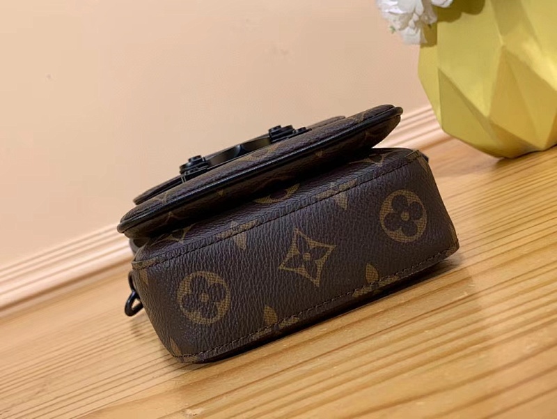 Louis Vuitton M81522