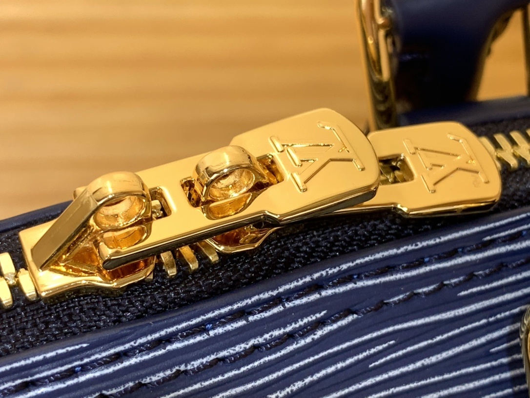 Louis Vuitton Louis Vuitton