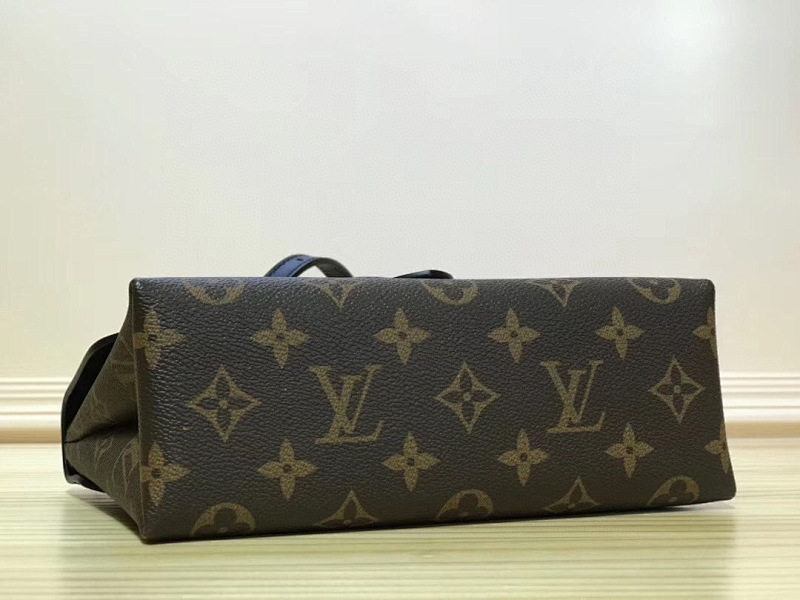 Louis Vuitton M44080