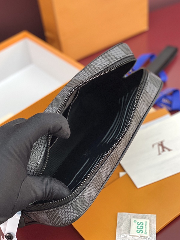 Louis Vuitton M82076