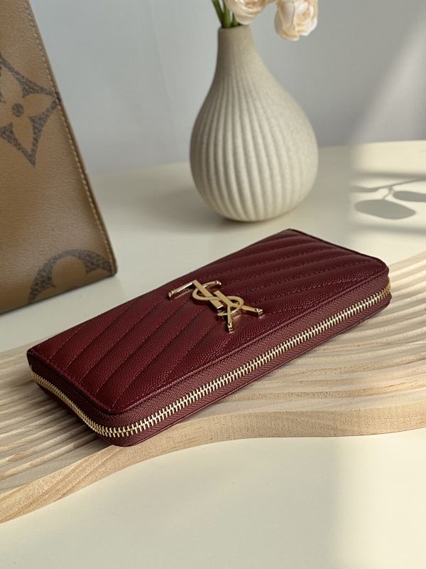 Saint Laurent Saint Laurent