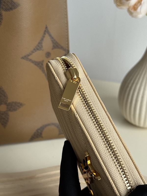 Saint Laurent Saint Laurent