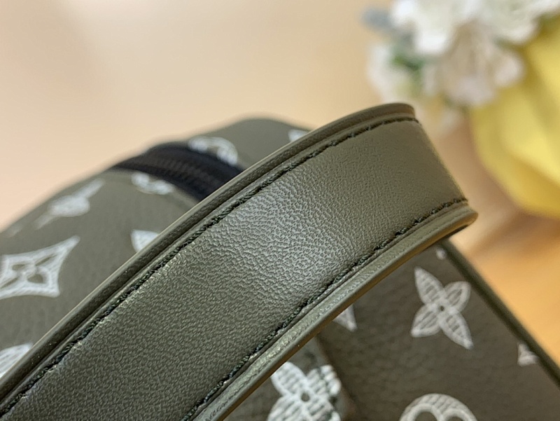 Louis Vuitton M44494