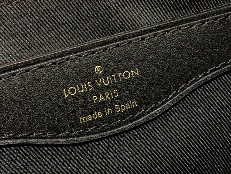 Louis Vuitton M45831