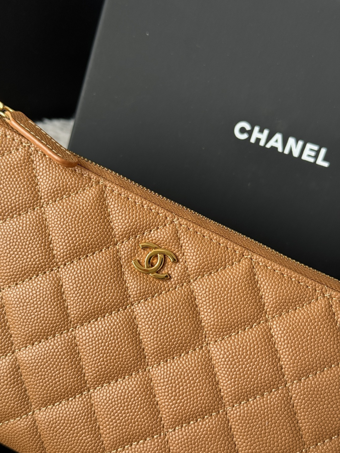 Chanel AP1081