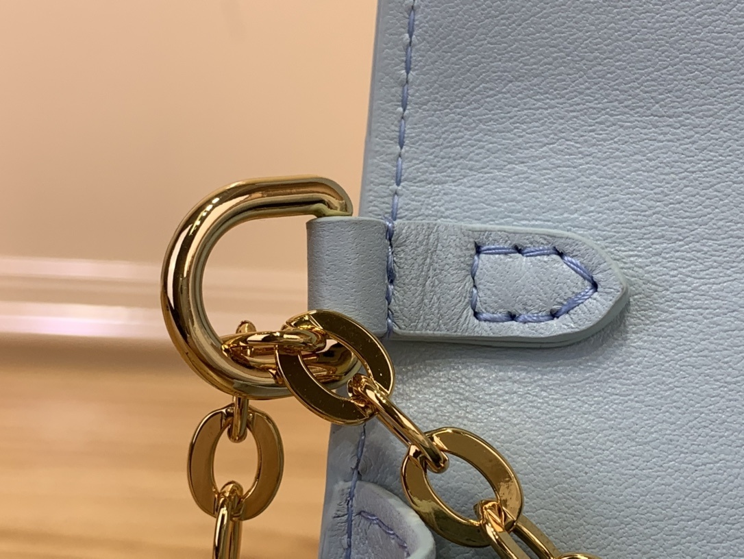 Louis Vuitton Louis Vuitton