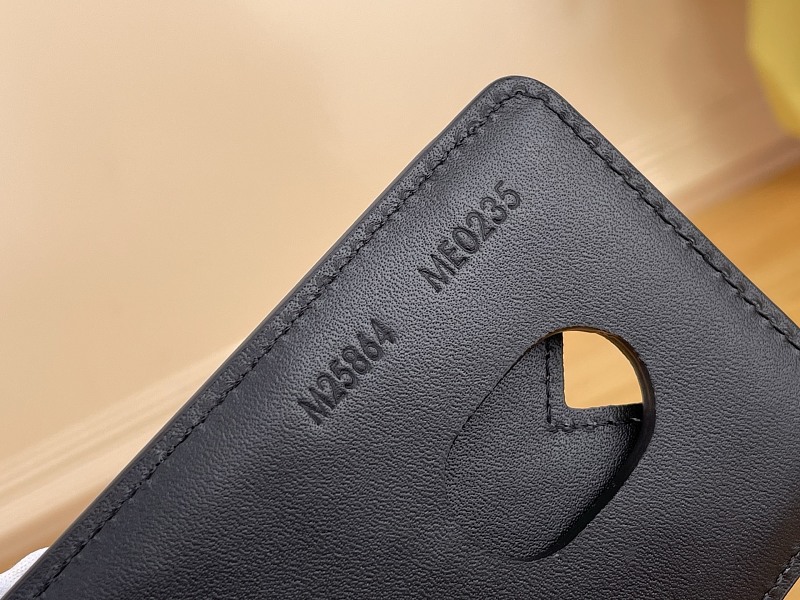 Louis Vuitton M25864