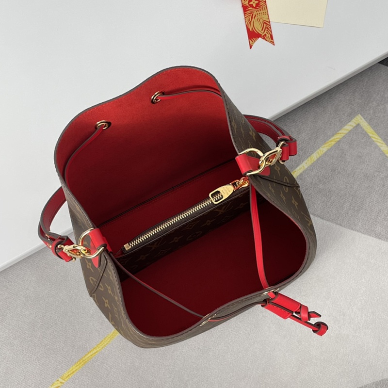 Louis Vuitton M44020