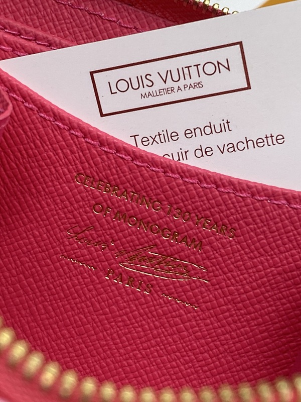 Louis Vuitton M27721