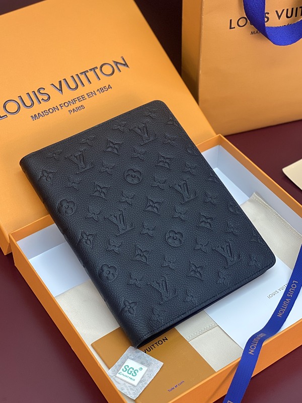 Louis Vuitton R20100