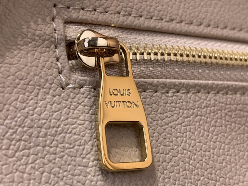 Louis Vuitton M11510