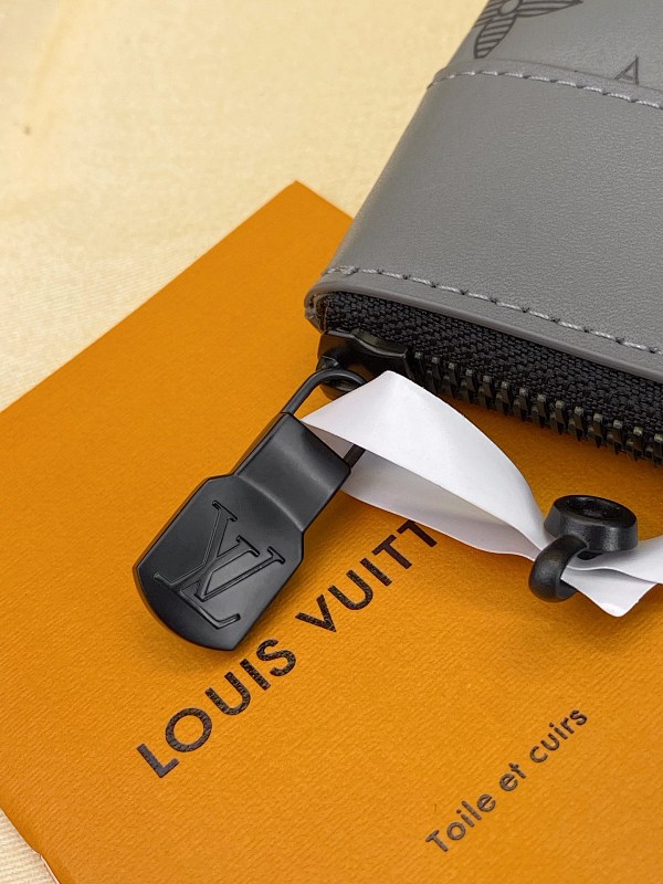 Louis Vuitton Louis Vuitton