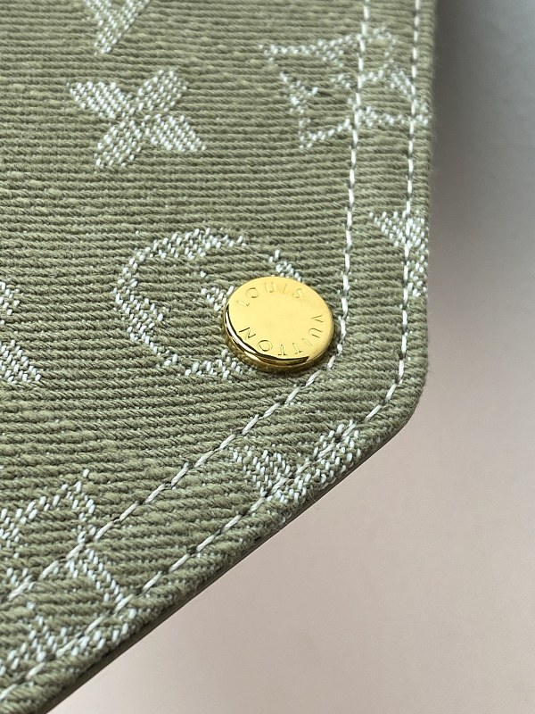 Louis Vuitton M28280