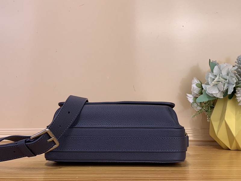 Louis Vuitton M15260