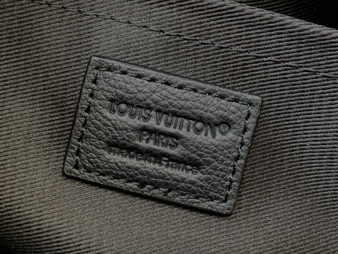 Louis Vuitton Louis Vuitton