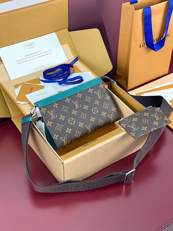Louis Vuitton M81124