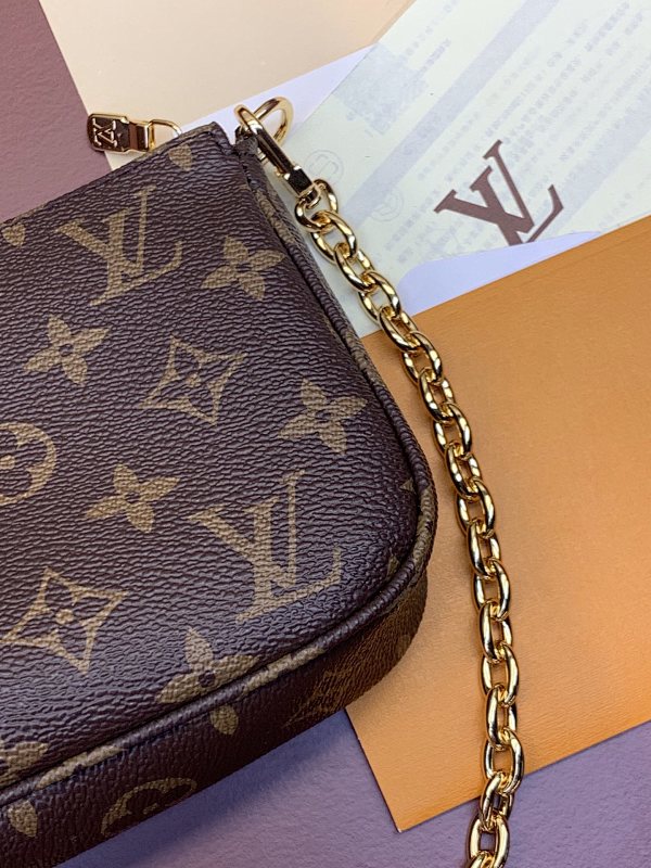 Louis Vuitton M82766