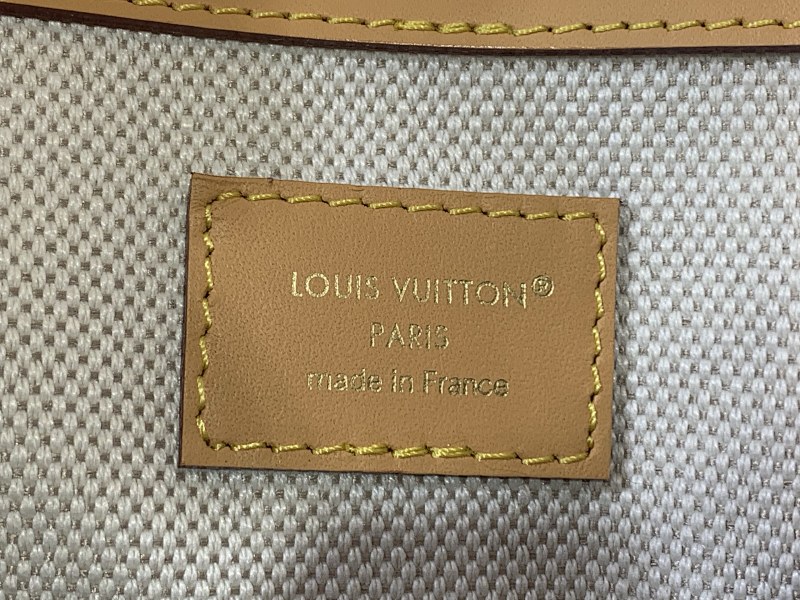 Louis Vuitton Louis Vuitton