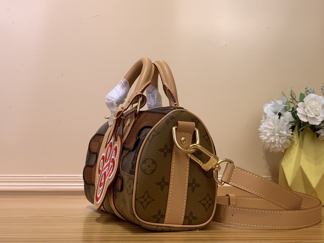 Louis Vuitton M15428