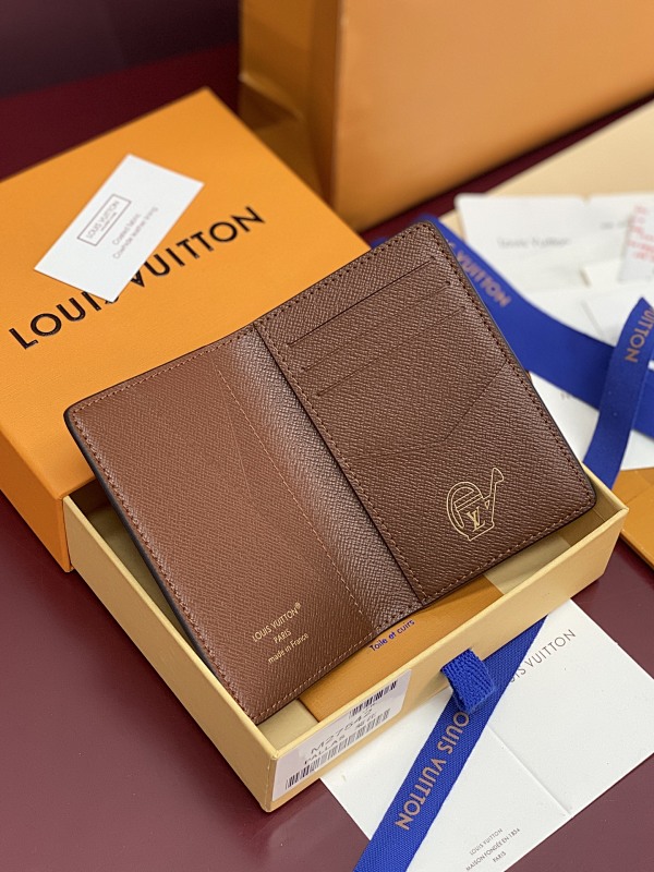 Louis Vuitton M27542