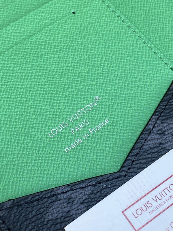 Louis Vuitton M25838