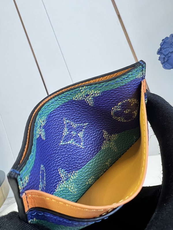 Louis Vuitton M25798