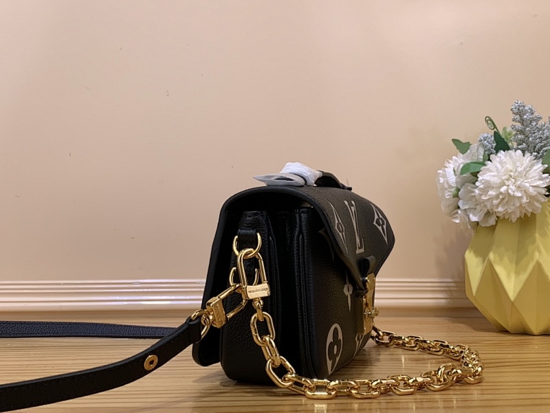 Louis Vuitton M46596