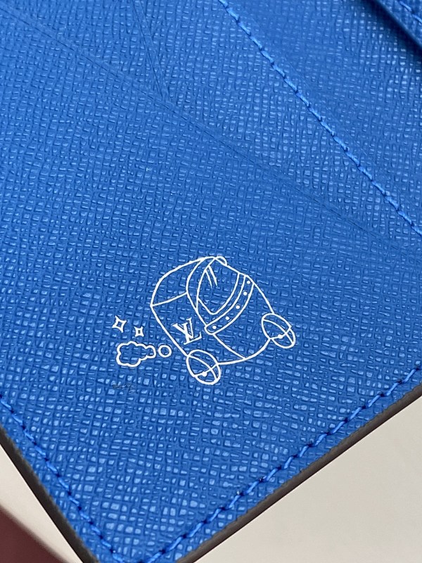 Louis Vuitton M28010