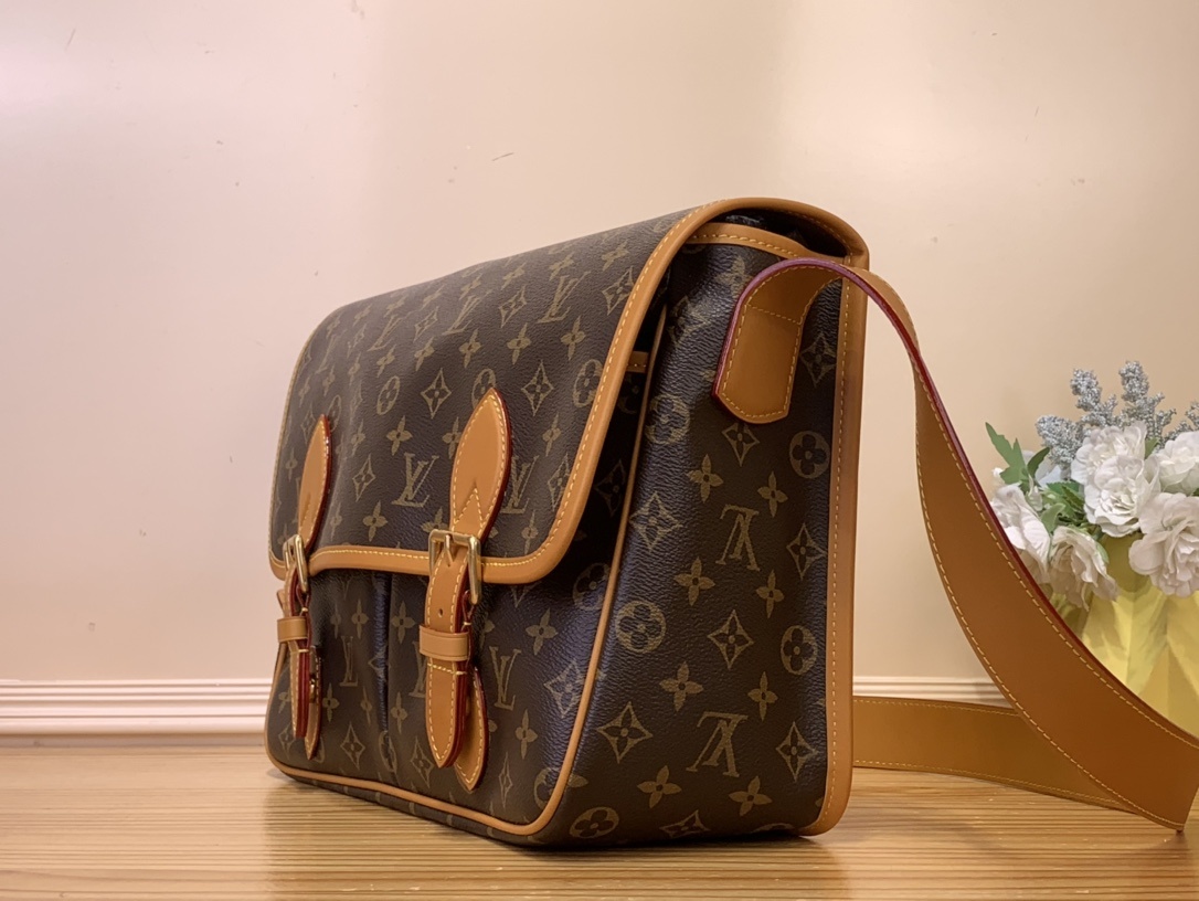 Louis Vuitton M14723