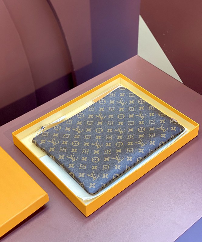 Louis Vuitton M44499