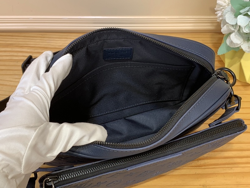 Louis Vuitton M27925