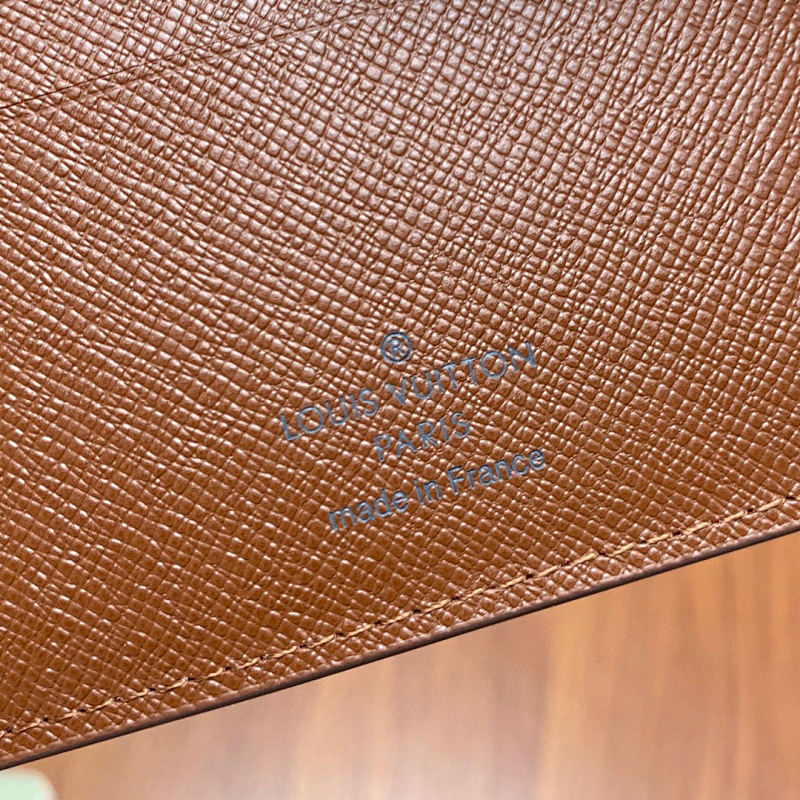 Louis Vuitton M60053