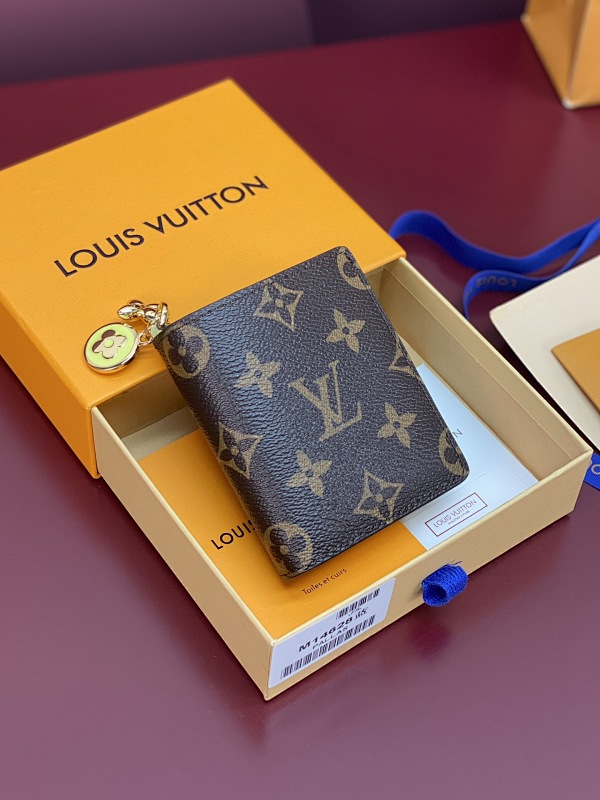 Louis Vuitton M14628