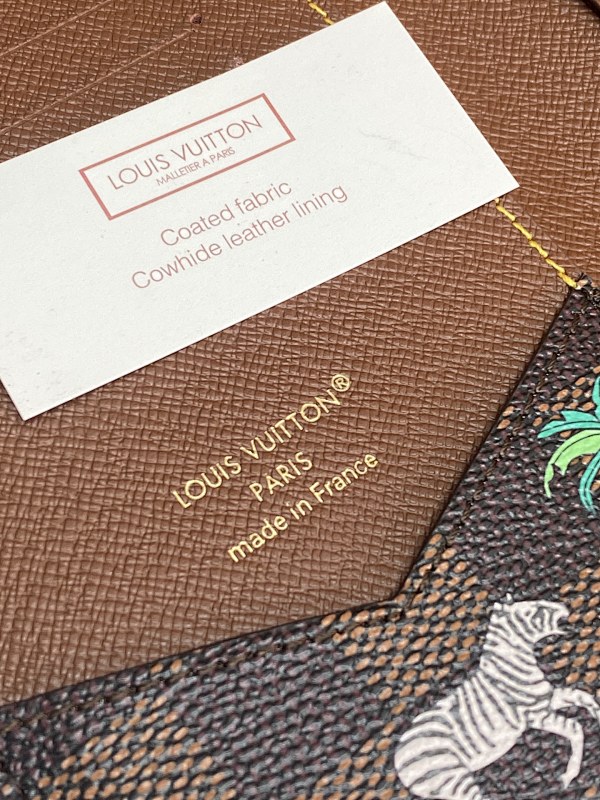 Louis Vuitton N40872