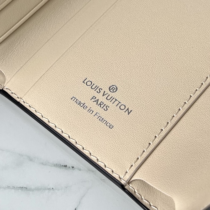 Louis Vuitton M69033