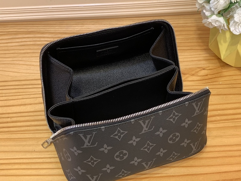 Louis Vuitton M11750