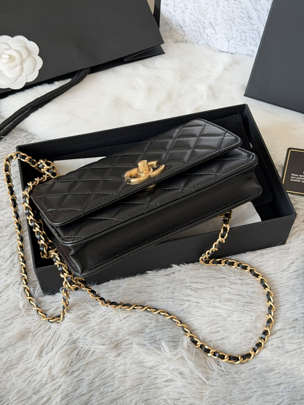 Chanel AP3938