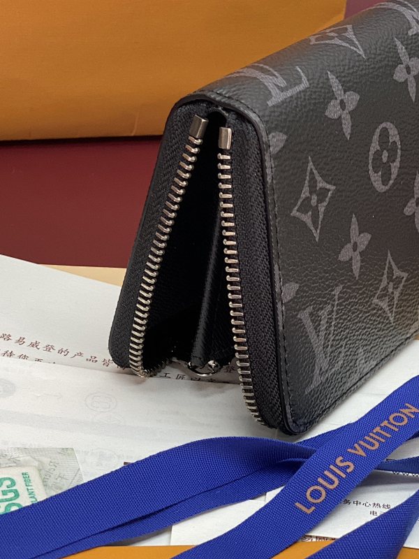 Louis Vuitton M11611